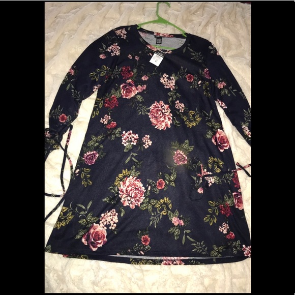 •RUE21• Beautiful Blue Floral Print Dress• NWT - Picture 2 of 4